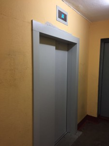 По просьбам жителей в районе Москворечье-Сабурово решить отремонтировали лифты