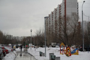 В парках Москвы до конца апреля приведут в порядок детские площадки