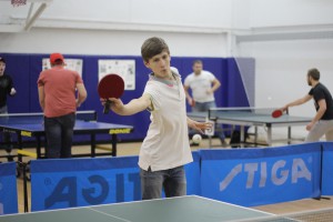 Жители района Москворечье-Сабурово сыграли в пинг-понг