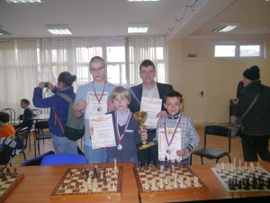 Команда района Москворечье-Сабурово заняла второе место в соревнованиях по шахматам