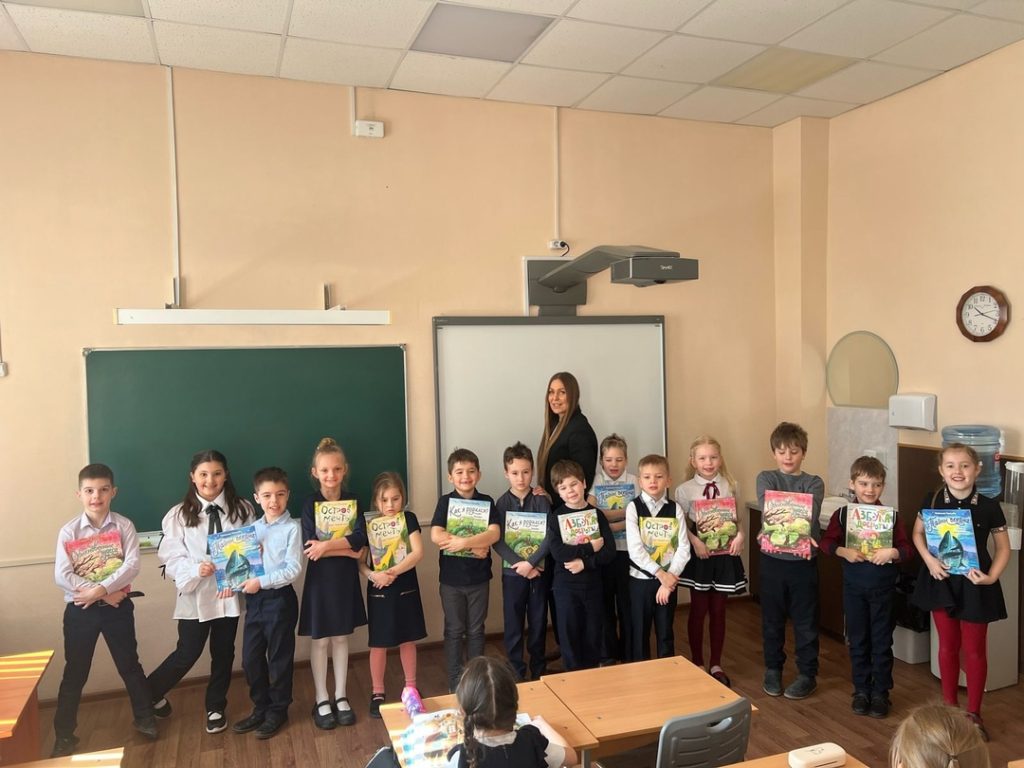 Встреча с писателем прошла в школе №1579. Фото: официальная страница школы №1579 в социальных сетях