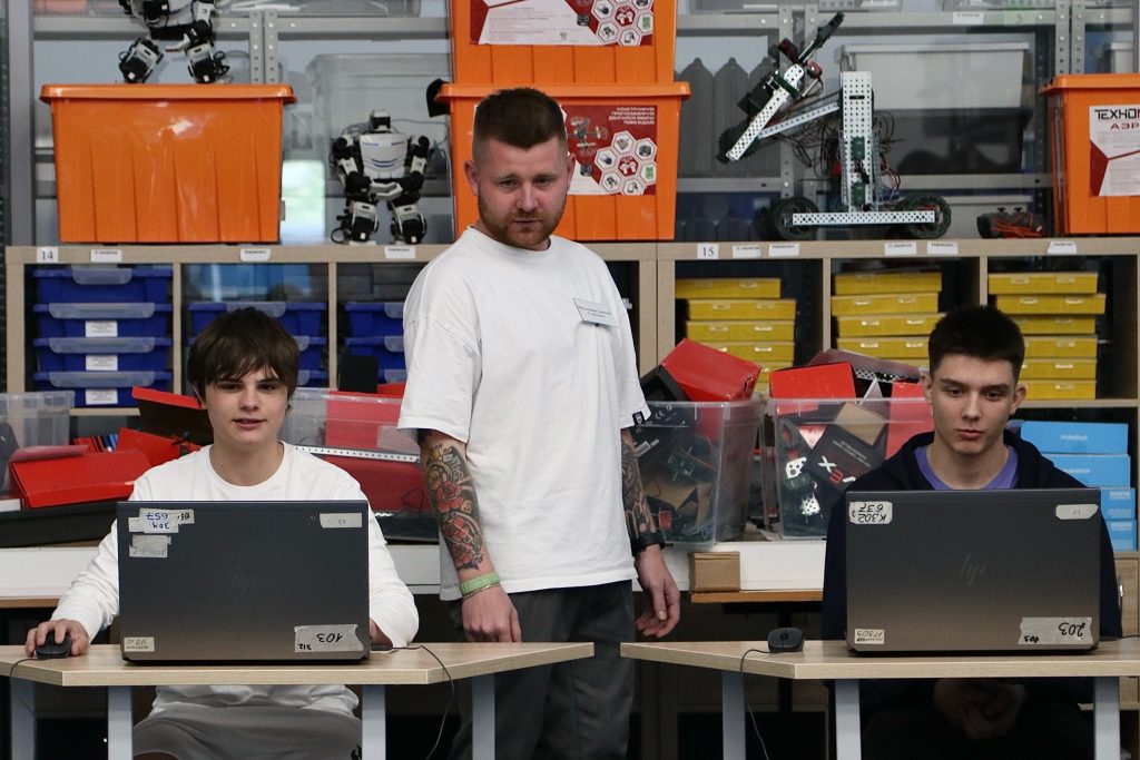 День открытых дверей на тему предпрофессионального образования прошел в школе №1579. Фото: страница школы №1579 в социальных сетях