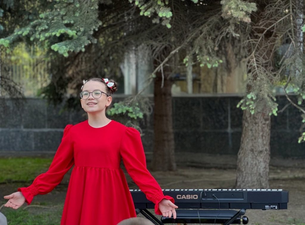 Цветы жизни: концерт в честь Дня защиты детей провели в ФНК детей и подростков. Фото: официальная страница учрежения в социальных сетях