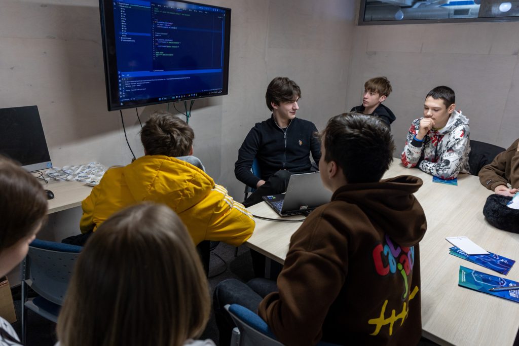 Сотрудники ИФТЭБ НИЯУ МИФИ проведут Международную летнюю онлайн-школу. Фото: официальная страница ИФТЭБ НИЯУ МИФИ в социальных сетях