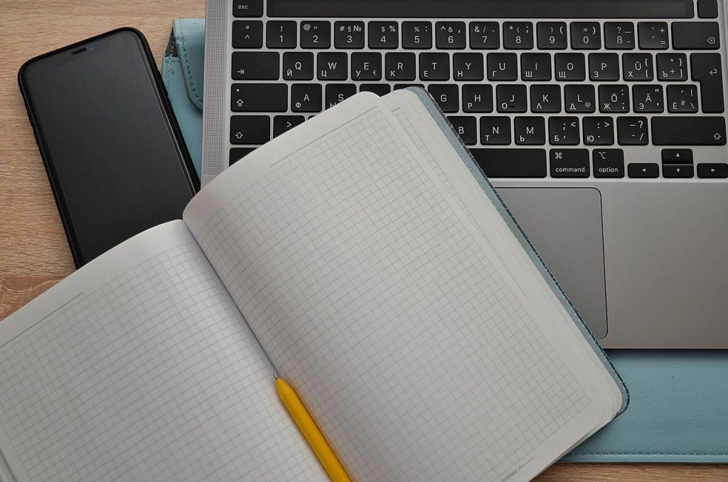 На данный момент на ресурсе размещено свыше 230 материалов: статей, инструкций, памяток, вебинаров, интервью и экспертов. Фото: Анна Быкова, «Вечерняя Москва»