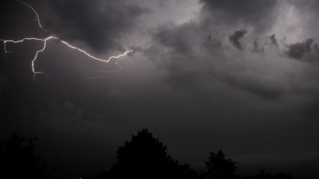 Эксперты ФНКЦ детей и подростков ФМБА России рассказали о правилах безопасности во время летних гроз. Фото: Пелагия Замятина, «Вечерняя Москва»