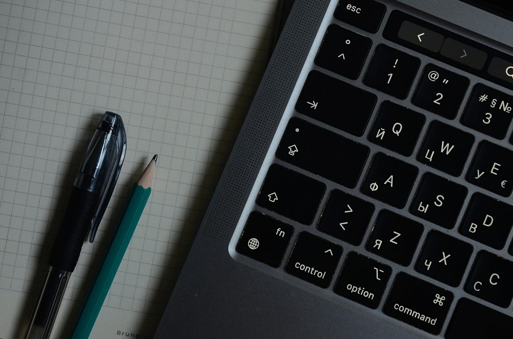 Представители НИЯУ МИФИ и «Онлайн школы №1» подписали соглашение о партнерстве. Фото: Анна Быкова, «Вечерняя Москва»