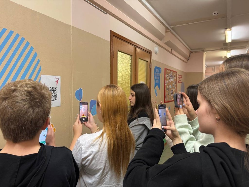 Ученики школы №2000 представили свои проекты в рамках конкурса «Вожатый и его команда». Фото: официальная страница школы №2000 в социальных сетях