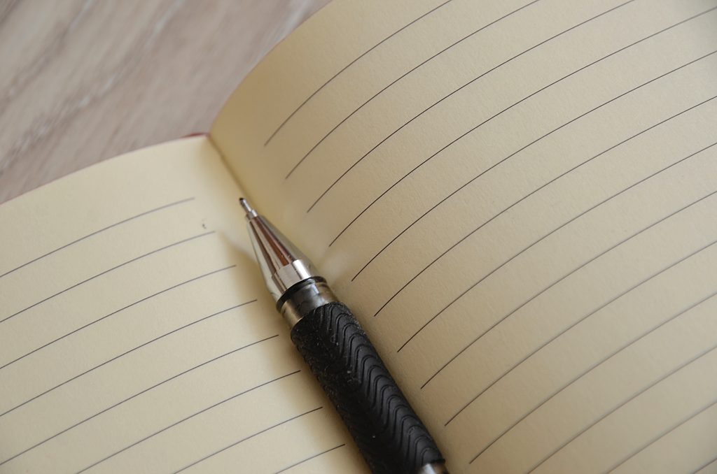 Сотрудники управы Москворечья-Сабурова провели викторину по избирательному праву. Фото: Анна Быкова, «Вечерняя Москва»