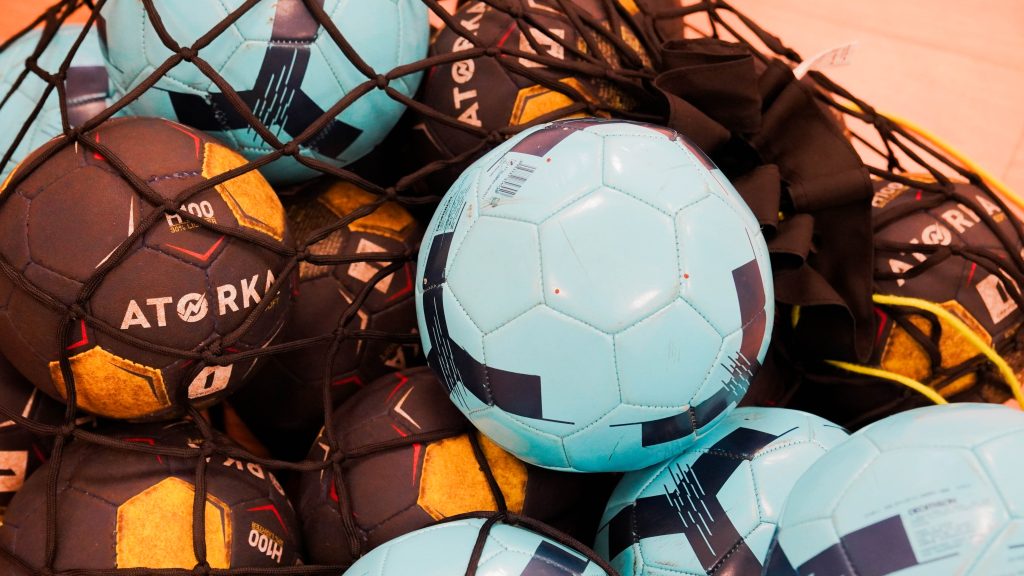 Представители ОКЦ ЮАО проведут турнир по футболу в Москворечье-Сабурове. Фото: Ксения Догонашева, «Вечерняя Москва»