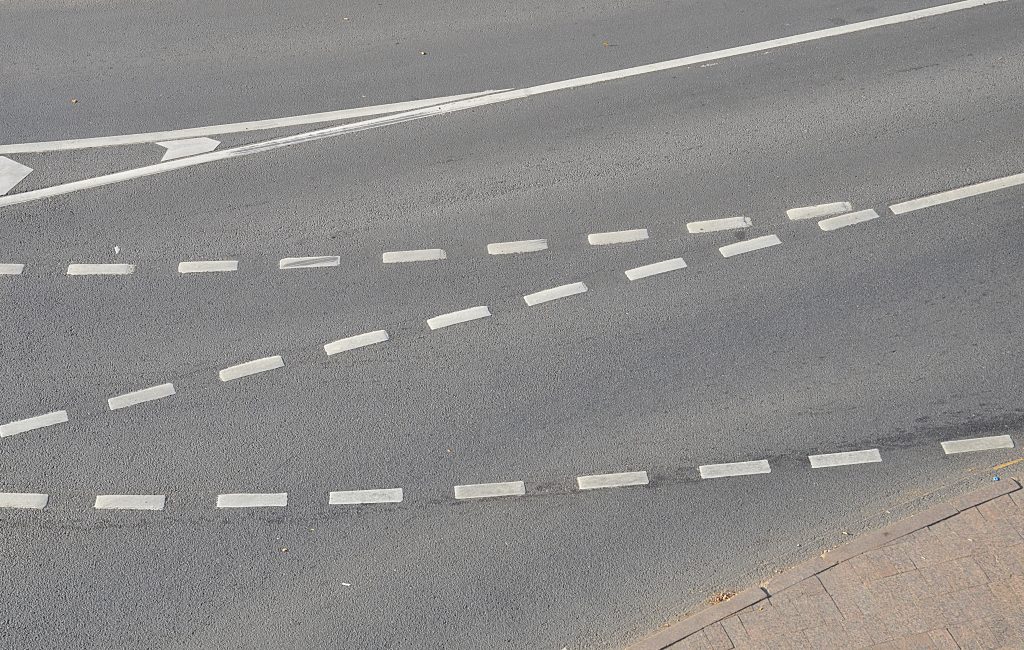 Пропускная способность перекрестка в Москворечье-Сабурове увеличилась в результате переразметки дорог и перенастройки светофора. Фото: Анна Быкова, «Вечерняя Москва»