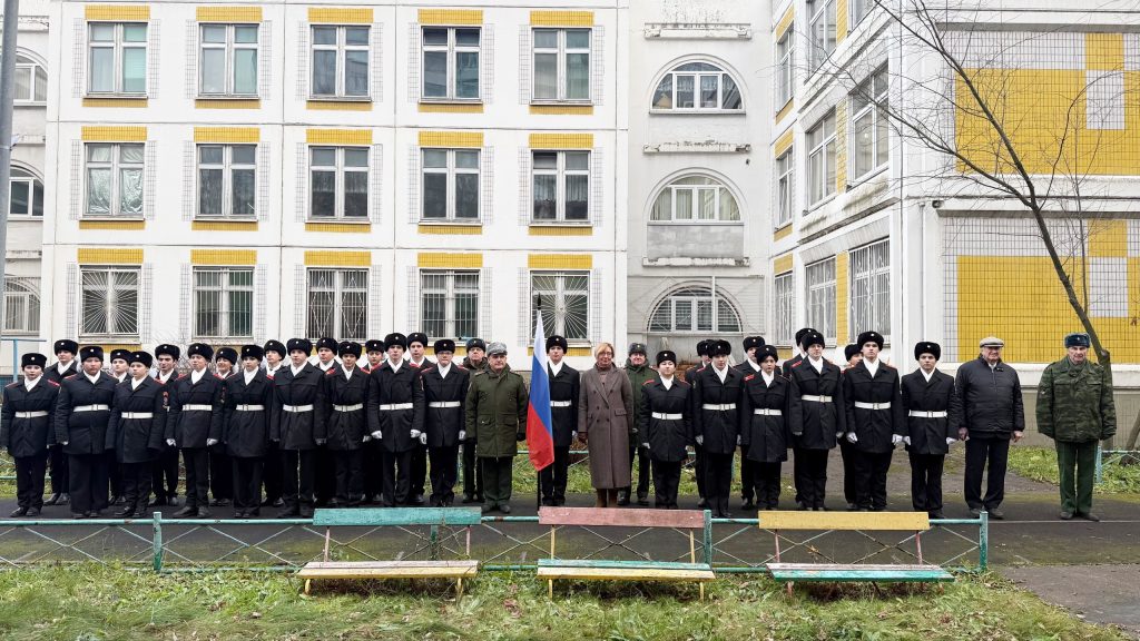 Кадеты школы №2000 стали участниками торжественного шествия. Фото: страница школы №2000 в социальных сетях