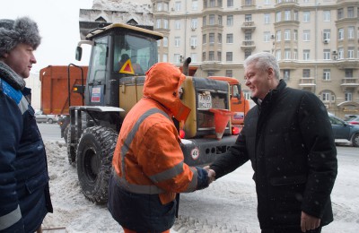 Мэр Москвы Сергей Собянин: От снега улицы города убирают более 60 тысяч рабочих
