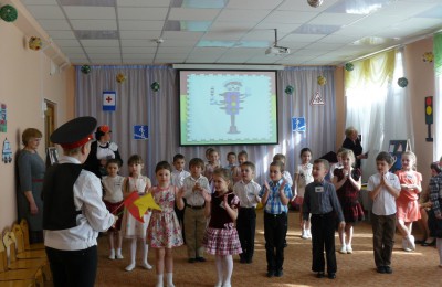 Учащиеся школы района Москворечье-Сабурово выиграли «Дорожную азбуку»
