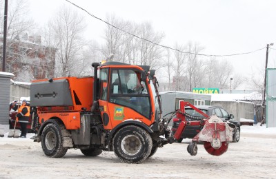 Работы по уборке снега в районе Москворечье-Сабурово идут полным ходом