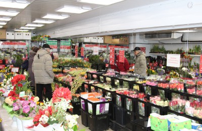 Купить цветы к 8 Марта жители района Москворечье-Сабурово могут в двух магазинах