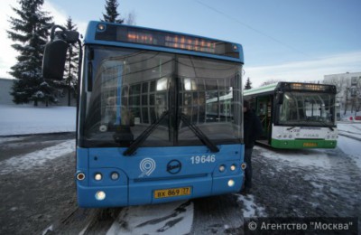 Маршруты наземного общественного транспорта в Москве каждую ночь перевозят 2,5 тысячи пассажиров