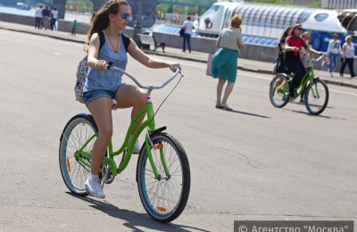 В 15 парках Москвы пользователи проекта смогут бесплатно взять напрокат спортивный инвентарь