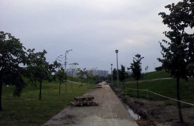 В районе Москворечье-Сабурово продолжается ремонт каскадного парка