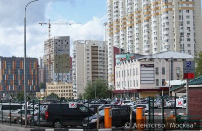 Каждый год свои машины на перехватывающих парковках оставляют более миллиона москвичей