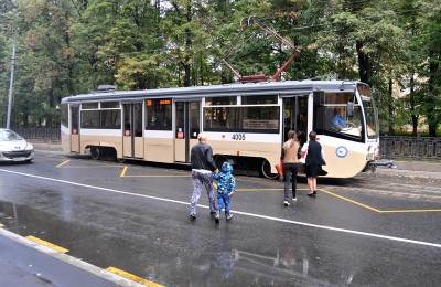 На юге Москвы из-за реконструкции путей на Варшавском шоссе изменят маршруты нескольких трамваев