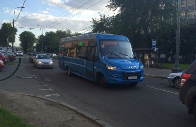 Новая модель пассажирских перевозок в Москве предусматривает автобусы, адаптированные для маломобильных граждан