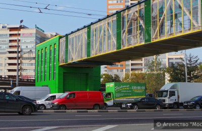 Москва пешеходная: до конца года на городских улицах построят 15 сооружений для удобного пересечения проезжей части