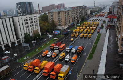 В книги рекордов России и Европы попал первый парад городской техники
