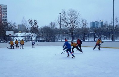 В районе Москворечье-Сабурово пройдет хоккейный матч
