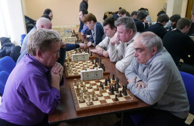 Команда центра досуга и спорта «Вертикаль» приняла участие в окружном этапе соревнований по шахматам