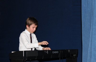 Фортепианный концерт юных исполнителей состоялся в актовом зале гимназии «Эллада».