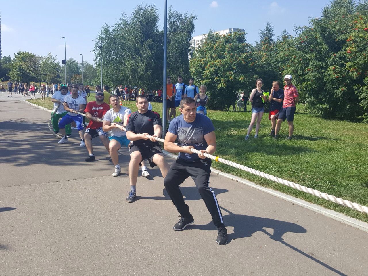 Спорт молодежь вача. Спортивный праздник молодежи. Молодежь Ачинска. Парк Троицкого Ачинск. Молодёжный центр Сибирь Ачинск.