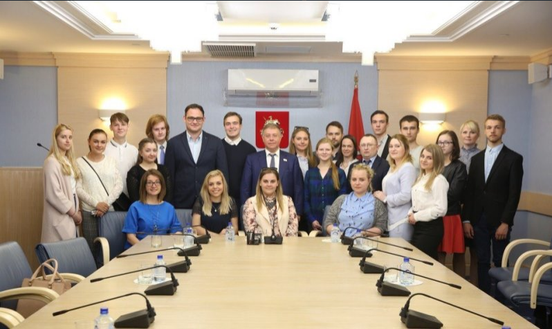Молодые парламентарии на встрече с депутатом МГД Степаном Орловым