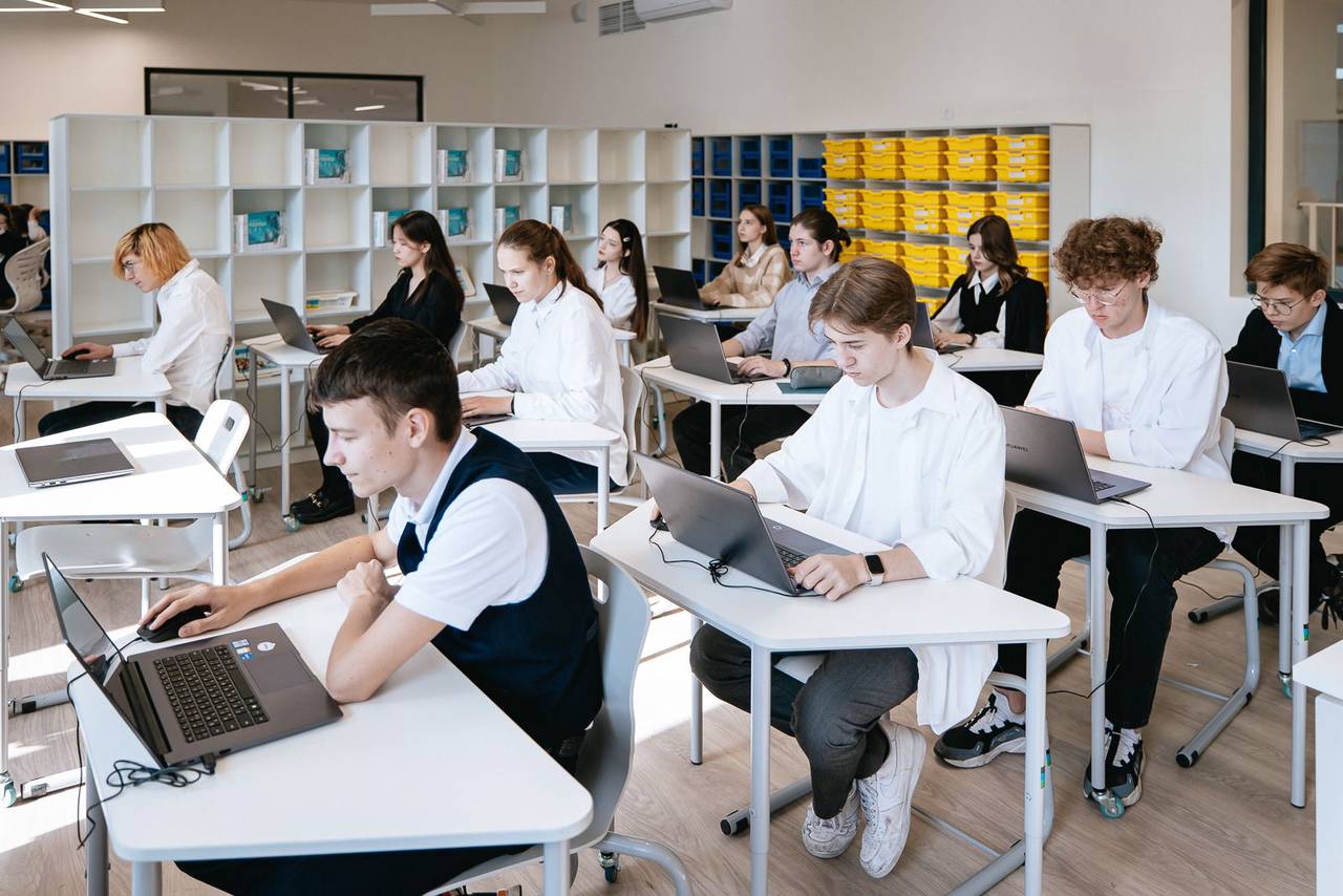 Более 800 тысяч раз обратились к сервису «Экзамены» в «МЭШ» за прошедший учебный год. Фото: пресс-служба Департамента образования и науки города Москвы