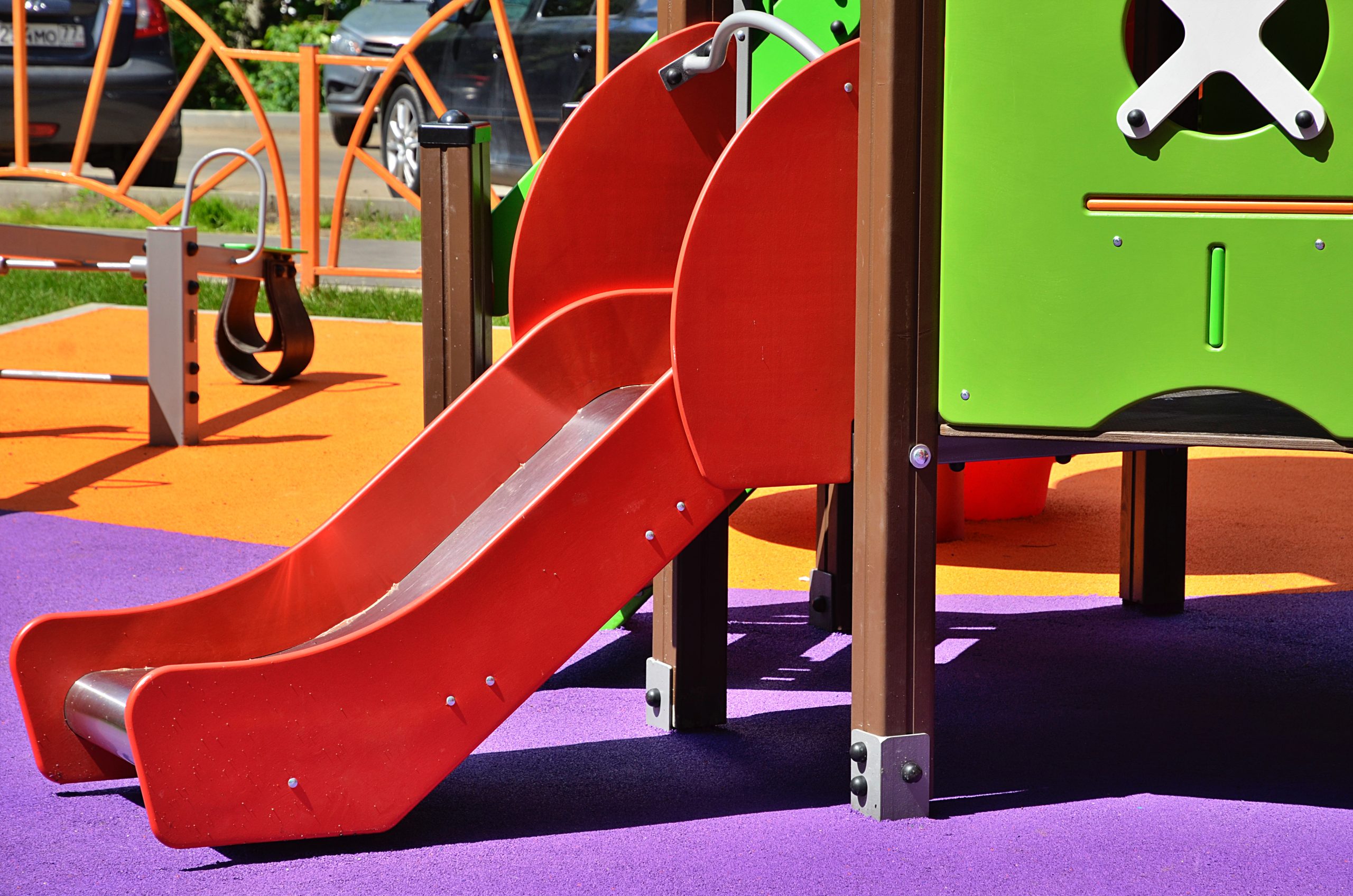 Реконструкцию детских площадок завершили в Москворечье-Сабурове. Фото: Анна Быкова, «Вечерняя Москва»