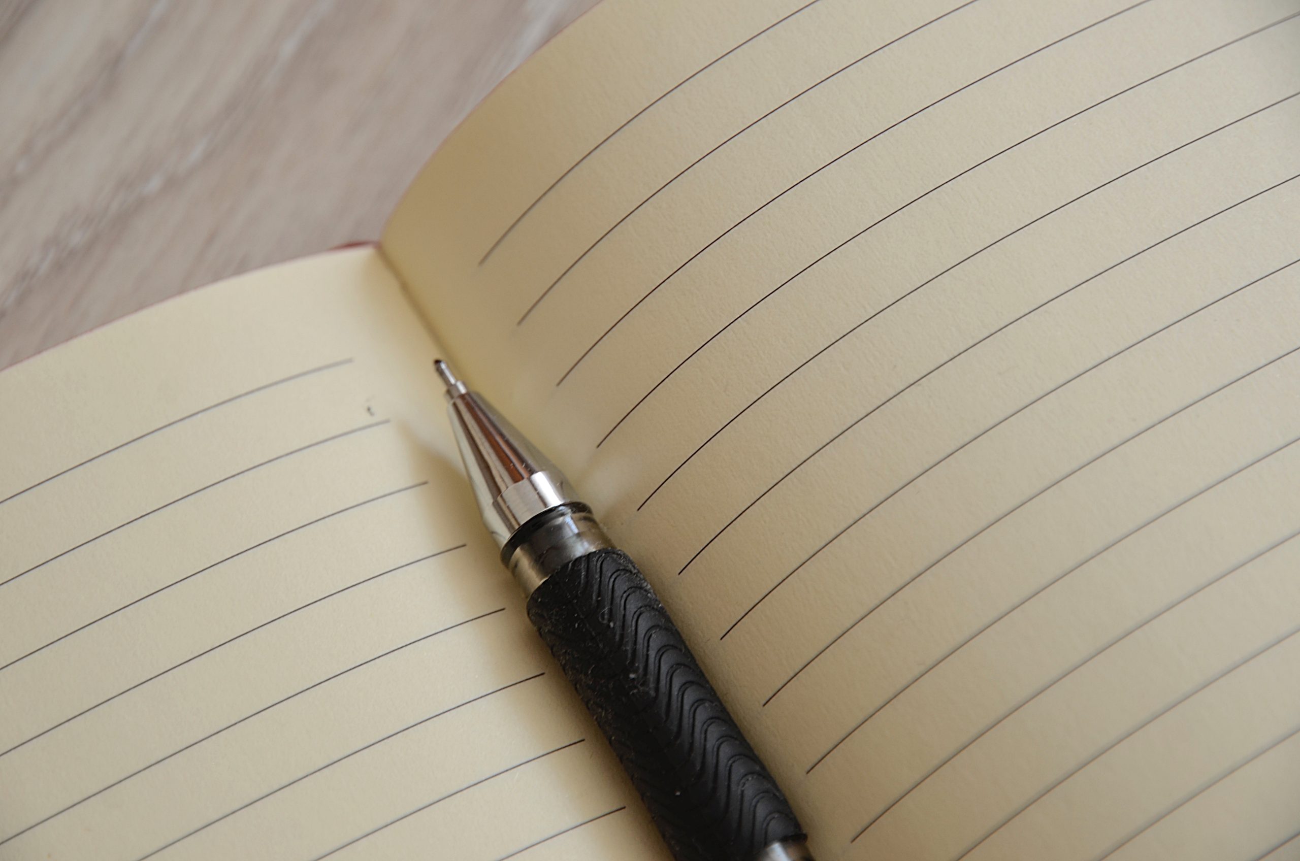 Сотрудники управы Москворечья-Сабурова провели викторину по избирательному праву. Фото: Анна Быкова, «Вечерняя Москва»