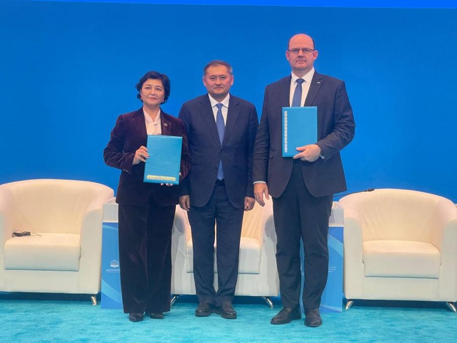 Представители НИЯУ МИФИ и КарТУ подписали договор о сотрудничестве. Фото: официальный сайт НИЯУ МИФИ